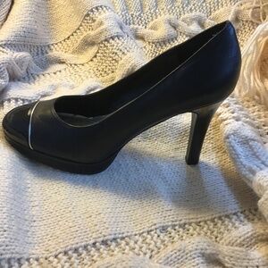 Tahari Black Heels Leather NEW Unworn size 9 1/2